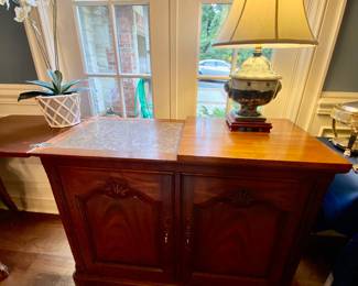 Kindel server when fully open measures 80"-each flip top side is 20" each side.  Completely closed measures 40" wide by 32" high