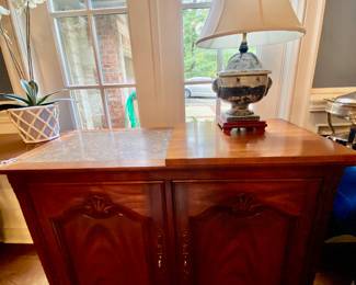 Kindel server with storage underneath