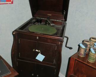 Victrola talking machine - VV-XI