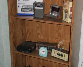 Vintage clocks & radios 
