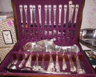 1941 Eternally yours - Roger Bros flatware - service for 12 + extras
