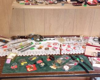 An assortment of vintage watches, men's, women's, wrist & pocket. 