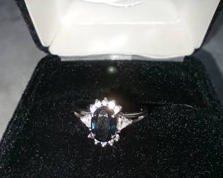 14k White gold with blue oval sapphire & diamonds