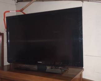 Toshiba flat screen television 