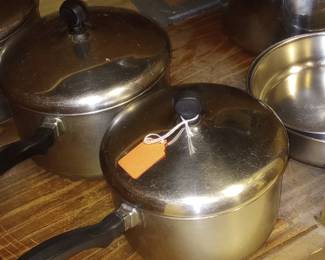 Vintage aluminum Farberware pan set. 
