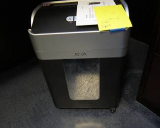 Deluxe paper shredder