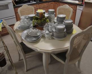 Dinette set/china