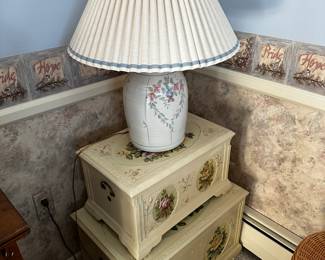 Another corner filled with lamps and great furniture accessories! 