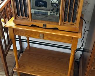 Beautiful furniture throughout the house! Many MANY pieces/sets of  Vintage early 1970s Ethan Allen!