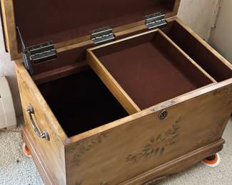 Lovely little salt/hope chest! 