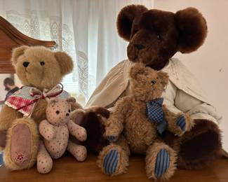 Collectible Bears - Boyd and others - Articulated!