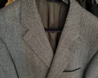 A BEAUTIFUL Collection of NEAR MINT Mens Clothes! Suits, Shirts, Pants, Accessories! HIGH END brands, Brook Brothers, Ralph Lauren, L.L. Bean, Tommy Hilfiger, Nautical and MORE! 