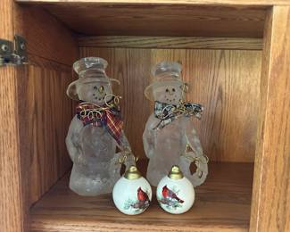 So many cute Holiday items are packed in throughout the house! Thousands of holiday items representing EVERY major holiday! 