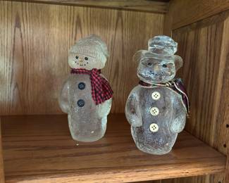 So many cute Holiday items are packed in throughout the house! Thousands of holiday items representing EVERY major holiday! 