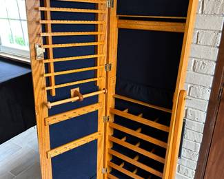 ...once you take a closer look you see that it is a SUPERB Standing Jewelry case! This piece is in excellent condition!