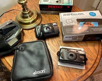 Close up and a look at the Jason Binoculars sitting on another solid oak end table! 