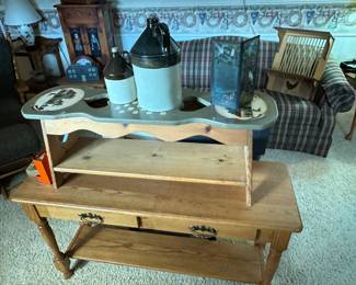 Backside of the previous picture! This time highlighting the Amish Bench and the beautiful OAK Sofa table!