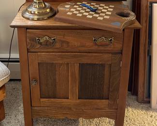 More Amish pieces! This sweet little piece will be a great accent piece in any home! 