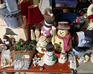 Frosty would be proud of the number of SNOWMAN collectibles we have! 