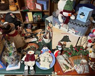 Frosty would be proud of the number of SNOWMAN collectibles we have! 