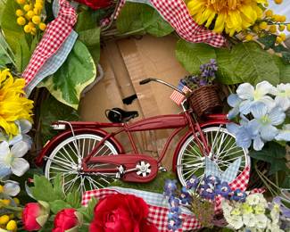 We have wreaths for EVERY SINGLE HOLIDAY/SEASON! Here is a LOVELY summer wreath!