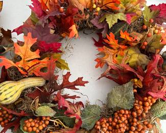 We have wreaths for EVERY SINGLE HOLIDAY/SEASON! Here is a LOVELY Fall wreath!
