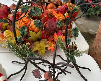 Some lovely seasonal ornament hangers! 