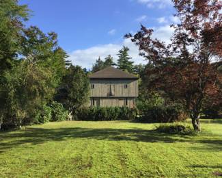 Barn full of tools etc…horse stuff..bring a truck 
