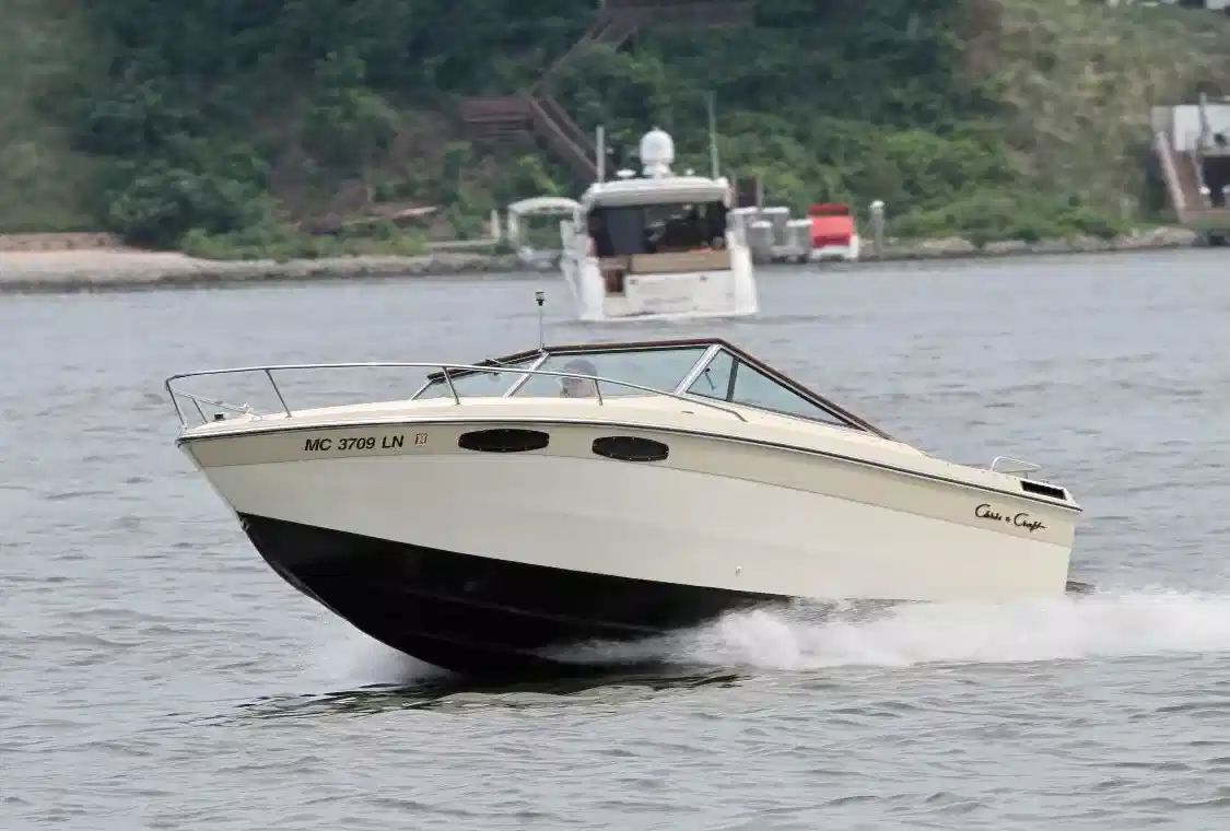 1983 Chris Craft Scorpion 230 