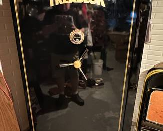 MINT CONDITION! TREADLOCK 16 Capacity Gun Safe! Fire Proof - MODEL 3616! (Treadlock was absorbed by Winchester back in the mid 1990's)