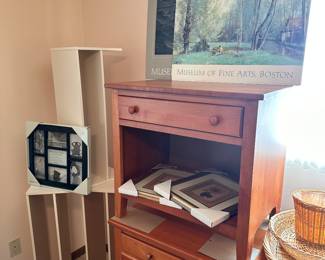 Beautiful dresser with matching night stands!!