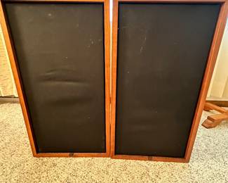 Pair of Vintage Marantz Speakers!