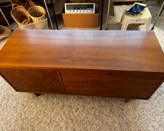 A STUNNING MCM Lane Hope Chest in absolutely superb condition! Key and all original paperwork!  