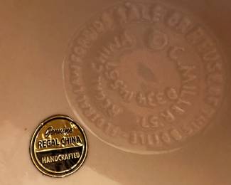 A collection of VINTAGE BOTTLES! All in excellent condition! - MALLARD