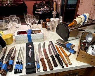 Some HEAVY DUTY carving knives and sets! Henckels-4 Piece Starter Set!