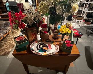 Lots of silk flowers - All holidays! 