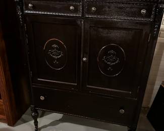 Beautiful tall vintage sideboard/dresser!