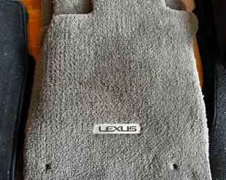 3 sets of LEXUS carpeted floor mats! 