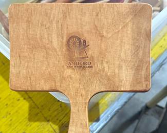 A LARGE PADDLE1