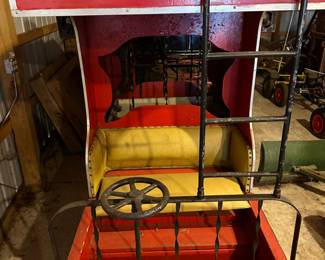 WHAT? A TRAIN? YES! A FOUR CAR TRACKLESS TRAIN! This would be SUPERB for a Pumpkin Farm, City or Township Festival Group etc...