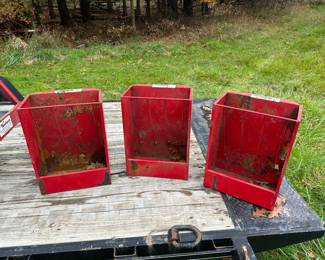 Excellent Used KETCHAM Gate Feeders! We have three for sale, sold individually.    (TRAILER PICTURED IS NOT FOR SALE!)