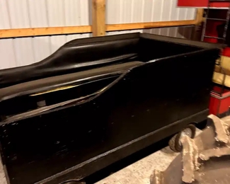 WHAT? A TRAIN? YES! A FOUR CAR TRACKLESS TRAIN! This would be SUPERB for a Pumpkin Farm, City or Township Festival Group etc...