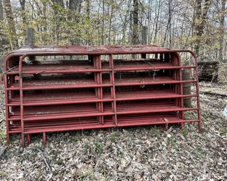 EXCELLENT Fencing! Enough for a horse corral! 18 sections - nearly 200 feet!
