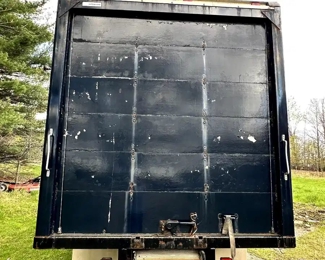 1998 GMC C6500 18’ Box Truck with Cat 3126 Diesel Engine! An absolute workhorse! Highly sought after engine with only 141,000 miles. This truck is CLEAN! The Caterpillar 3126 is a turbocharged 7.2L inline 6-cylinder diesel engine manufactured by Caterpillar and first introduced in 1995; it was the first electronic mid-range diesel engine that Caterpillar produced.