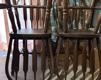 A great MCM Kitchen/Dining Table and Six chairs! (These may not be the original chairs, but match table perfectly!)