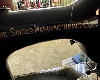 A FANTASTIC SINGER 221-1 FEATHERWEIGHT SEWING MACHINE! COMPLETE! This beauty comes also comes with the original case insert and manual!