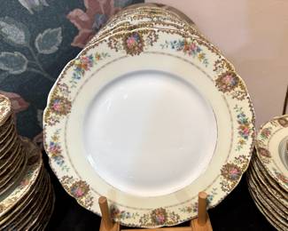 A STUNNING set of Black Knight Waldenburg Studios "Patricia" China! Made In Germany! Service for 12!