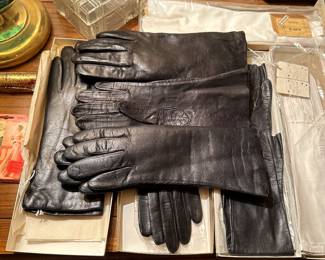 These are BEAUTIFUL leather gloves! All are in Excellent to MINT condition! 95% unworn and in their original packaging!