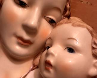 A gorgeous Goebel Model and Child plaque!