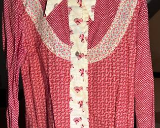 The sale has DOZENS of pieces of Vintage Clothing from ALL periods! Every girl from the early 1970s had a blouse like this!